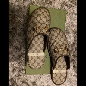 Men's GG slipper with Horsebit, worn a few times, gently used.